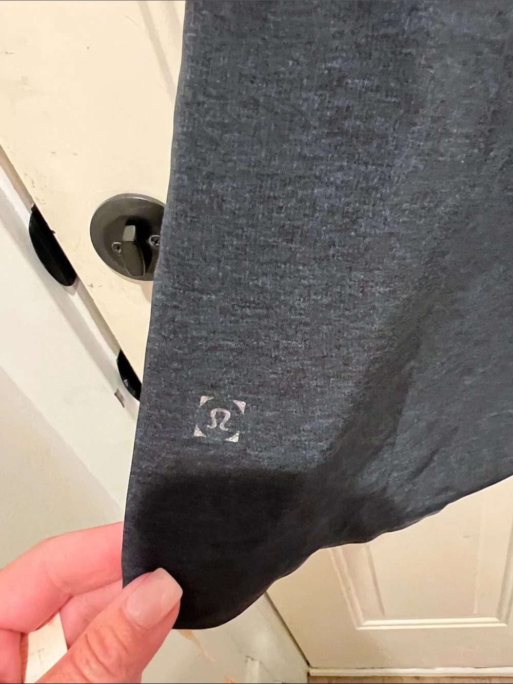 Lululemon Heathered navy unlined 7 Inch inseam men’s small